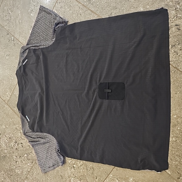 Nike Dri-Fit athletic t-shirt with pocket on the back. Size L - Picture 4 of 10